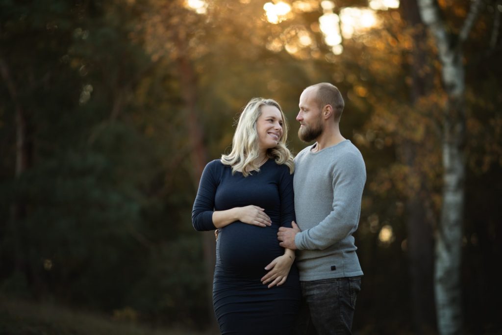 zwanger zwangerschapsfotoshoot fotograaf Lelystad Veluwe Doornspijk