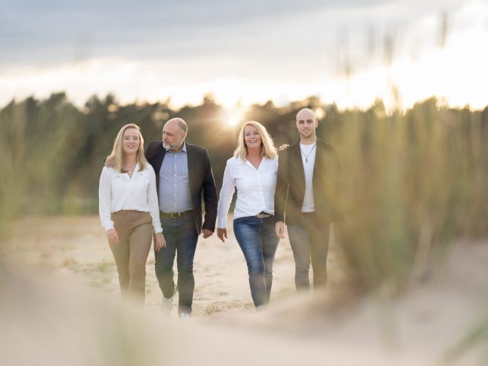 Familie fotoshoot buiten Hulshorsterzand gouden uurtje