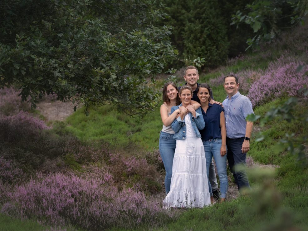 fotograaf familie fotoshoot paarse heide zoom Doornspijk Veluwe